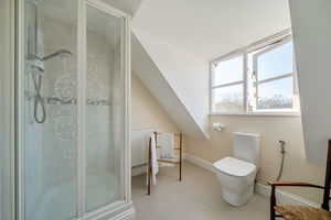 En-suite shower room- click for photo gallery